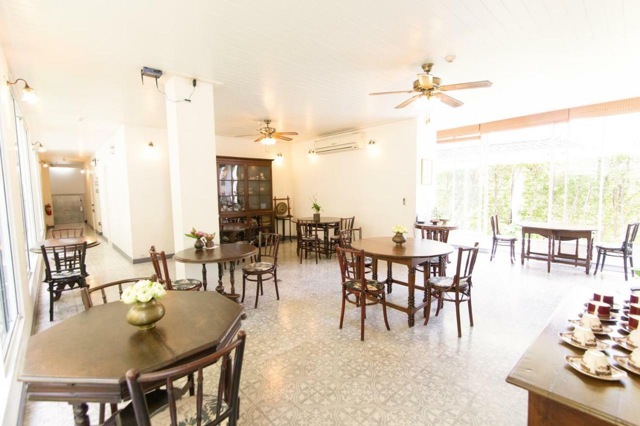 Hotel Ssip Boutique Dhevej Bangkok (Adults Only) Esterno foto