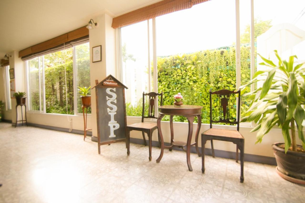 Hotel Ssip Boutique Dhevej Bangkok (Adults Only) Esterno foto